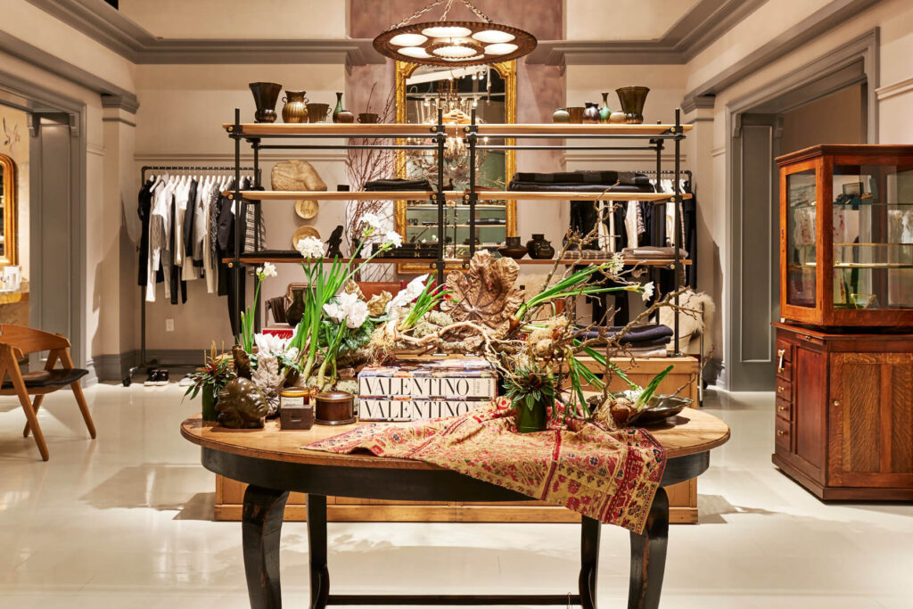 GOOP_2015_LORES_ADRIAN GAUT_002 high gloss paint in interior room