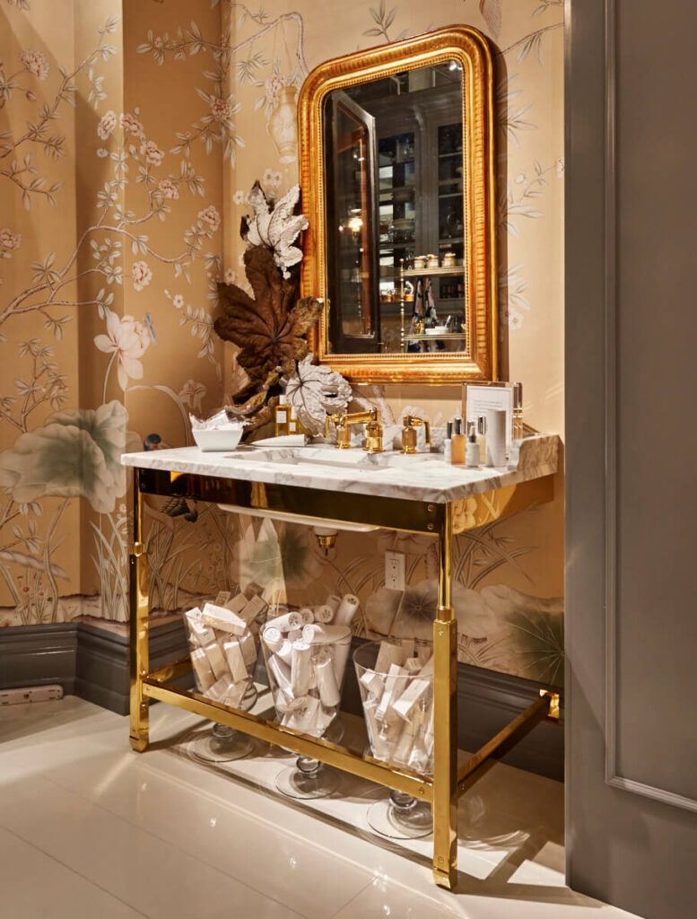 GOOP_2015_LORES_ADRIAN GAUT_016 high gloss paint in interior room