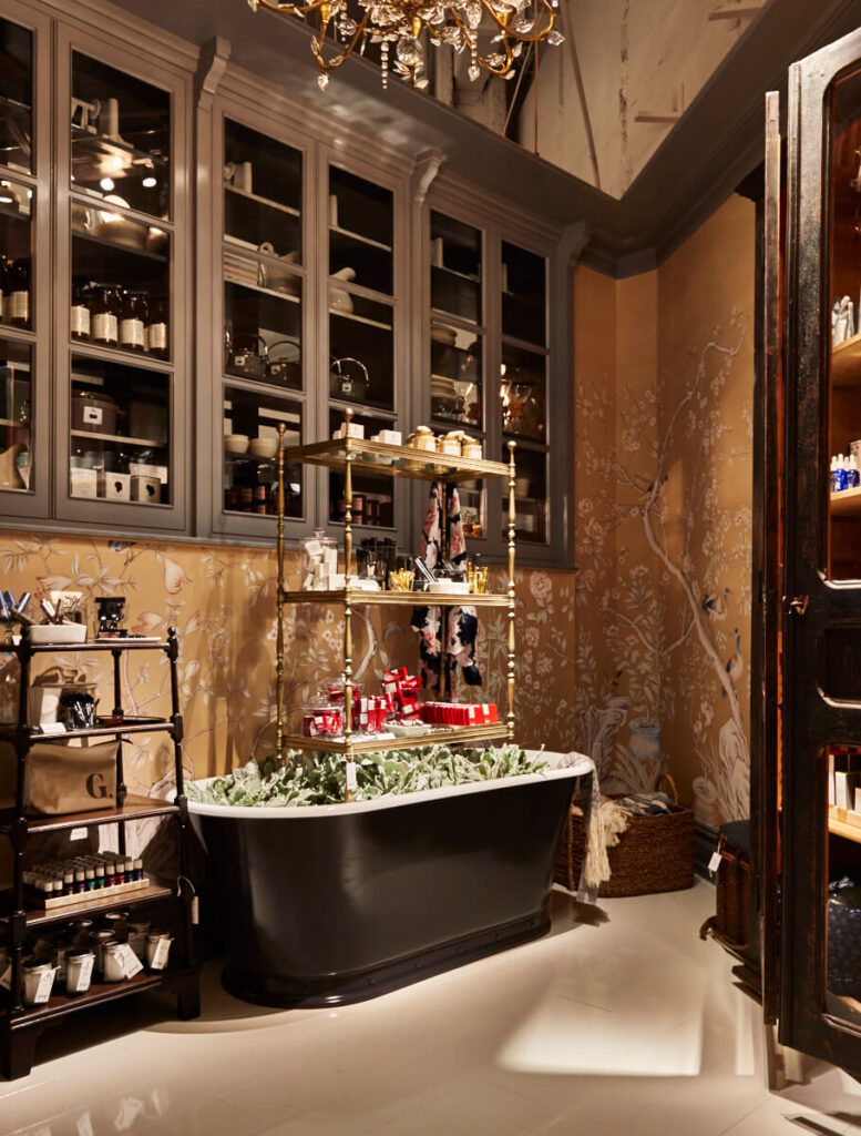 GOOP_2015_LORES_ADRIAN GAUT_017 high gloss paint in interior room