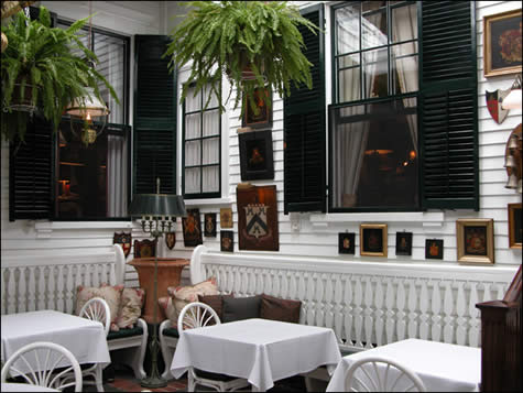 inside_dining2 high gloss paint on building