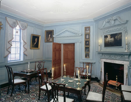 mtvernon-WesParlor high gloss paint in exterior building