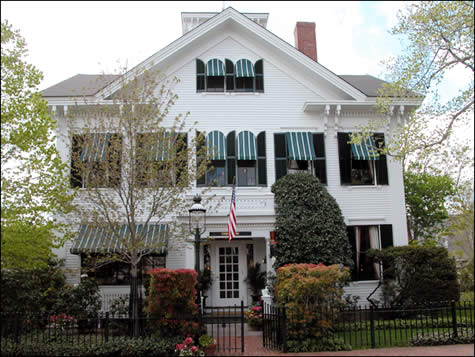 outside_full high gloss paint on building