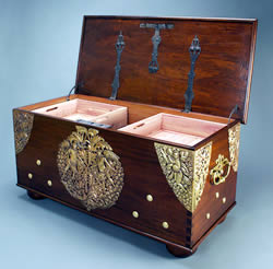 stoddard_Dowry high gloss paint example